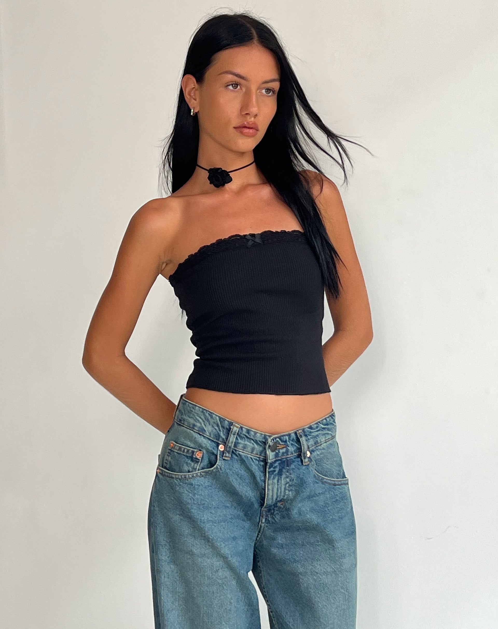 Immagine di Ernie Bandeau Rib Top in nero