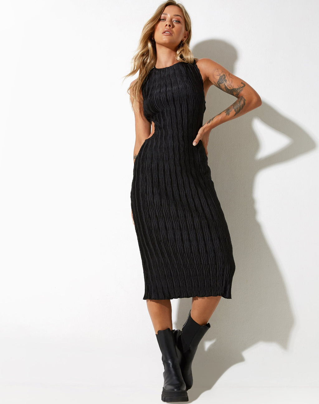 Estonia - Vestito midi in nero stropicciato