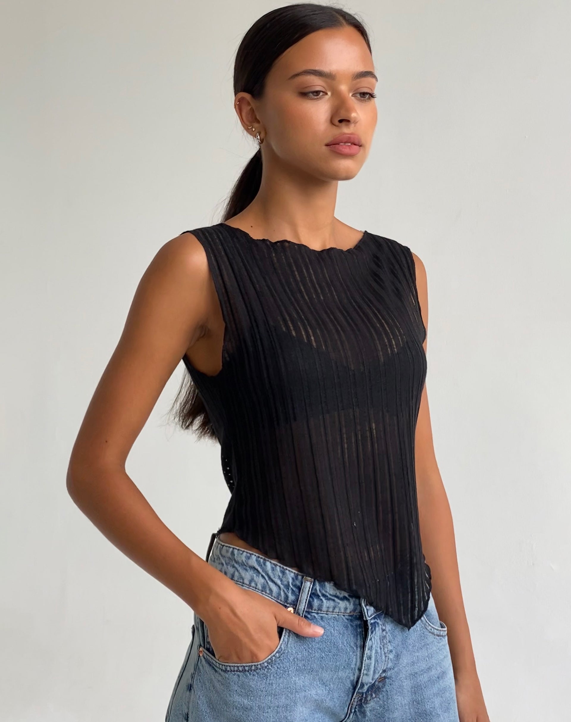 immagine di Etta Gilet in maglia nera