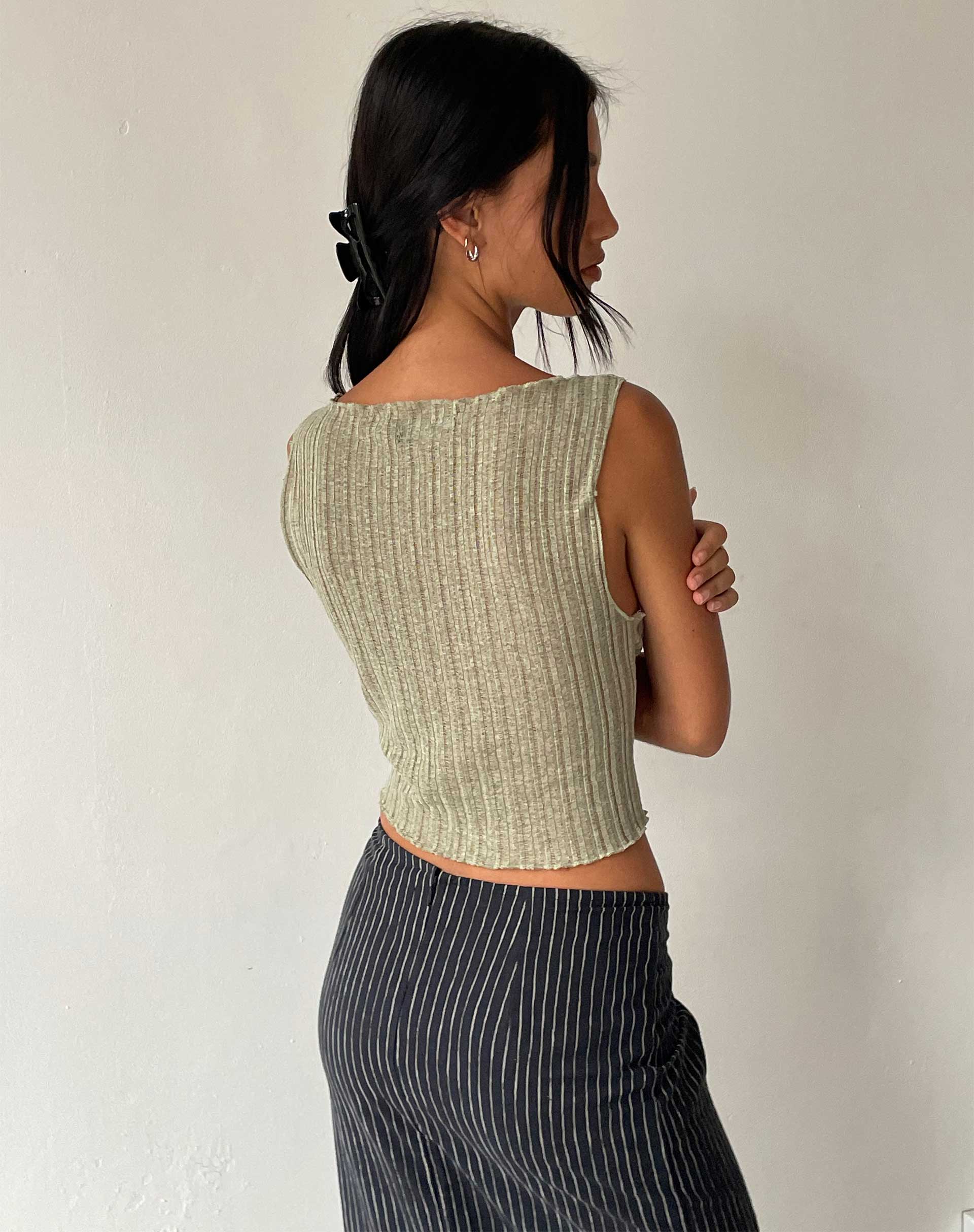 immagine del gilet in maglia Etta in salvia