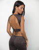 Immagine di Felia Tie Back Top in finto camoscio Dark Chestnut