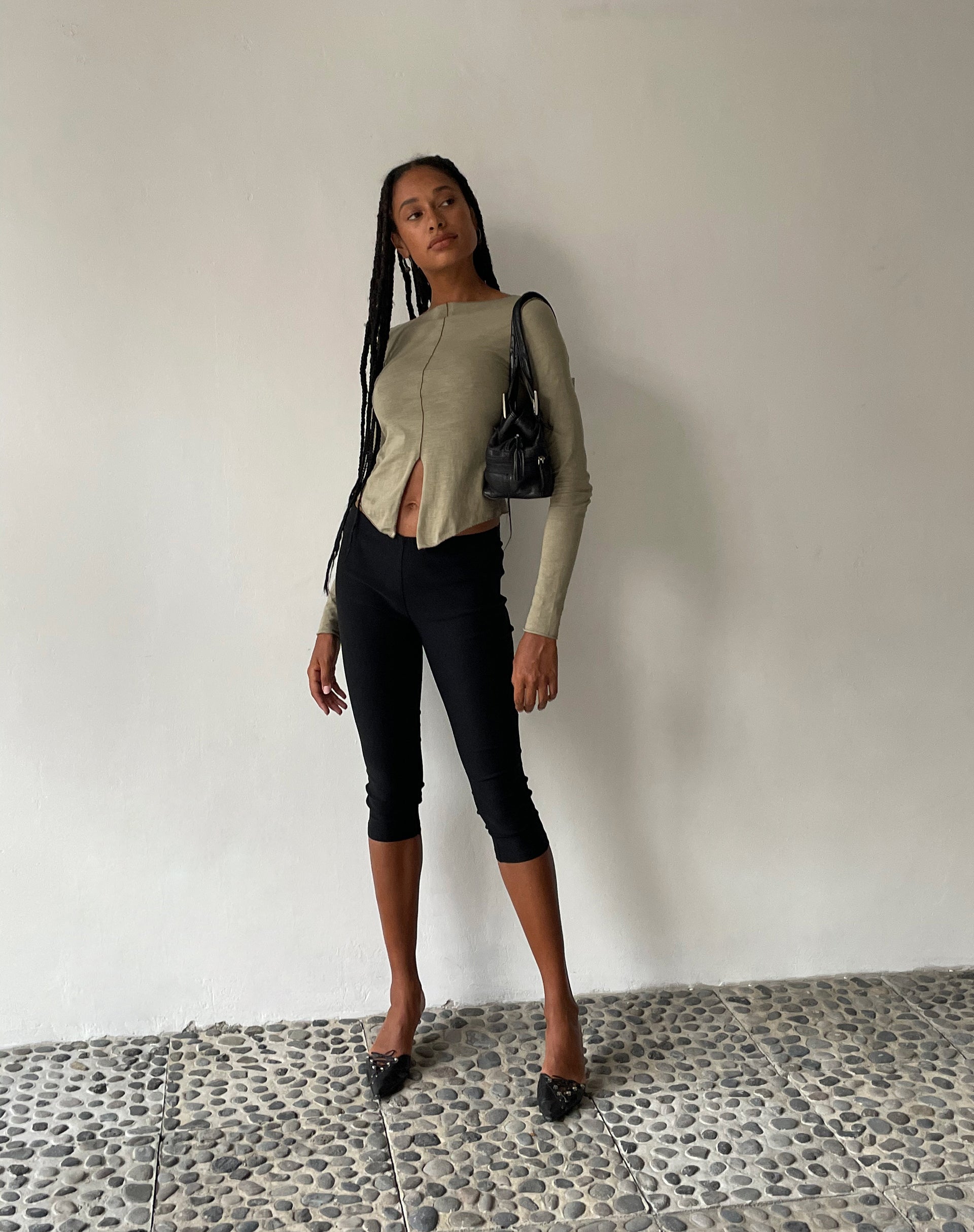 Immagine di MOTEL X JACQUIE Fenrin Top in jersey a maniche lunghe con farfalla in London Fog