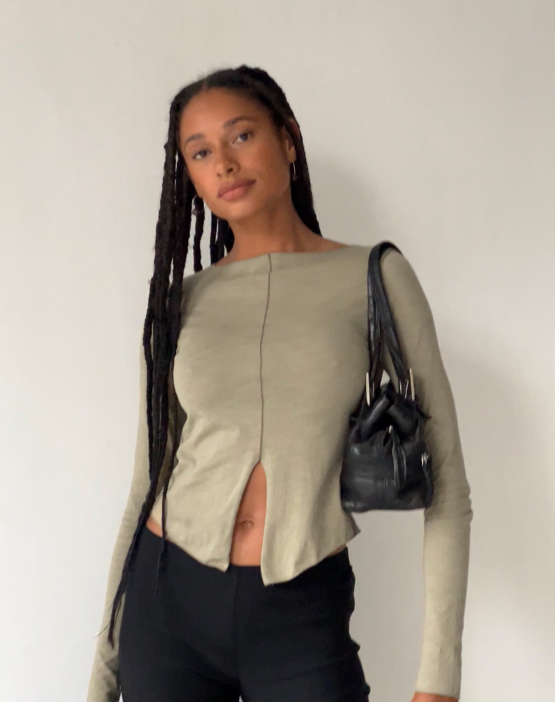 Immagine di MOTEL X JACQUIE Fenrin Top in jersey a maniche lunghe con farfalla in London Fog