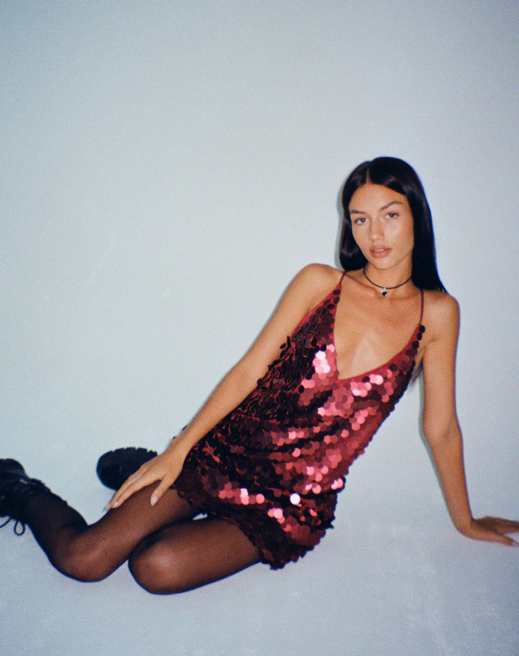 Urban X Motel Finn Mini Dress in Disco Sequin Borgogna