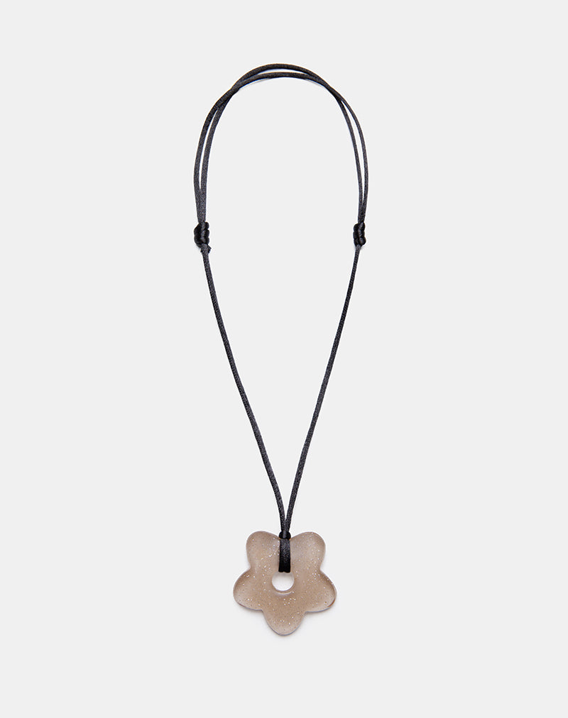 Immagine della collana di fiori in resina marrone