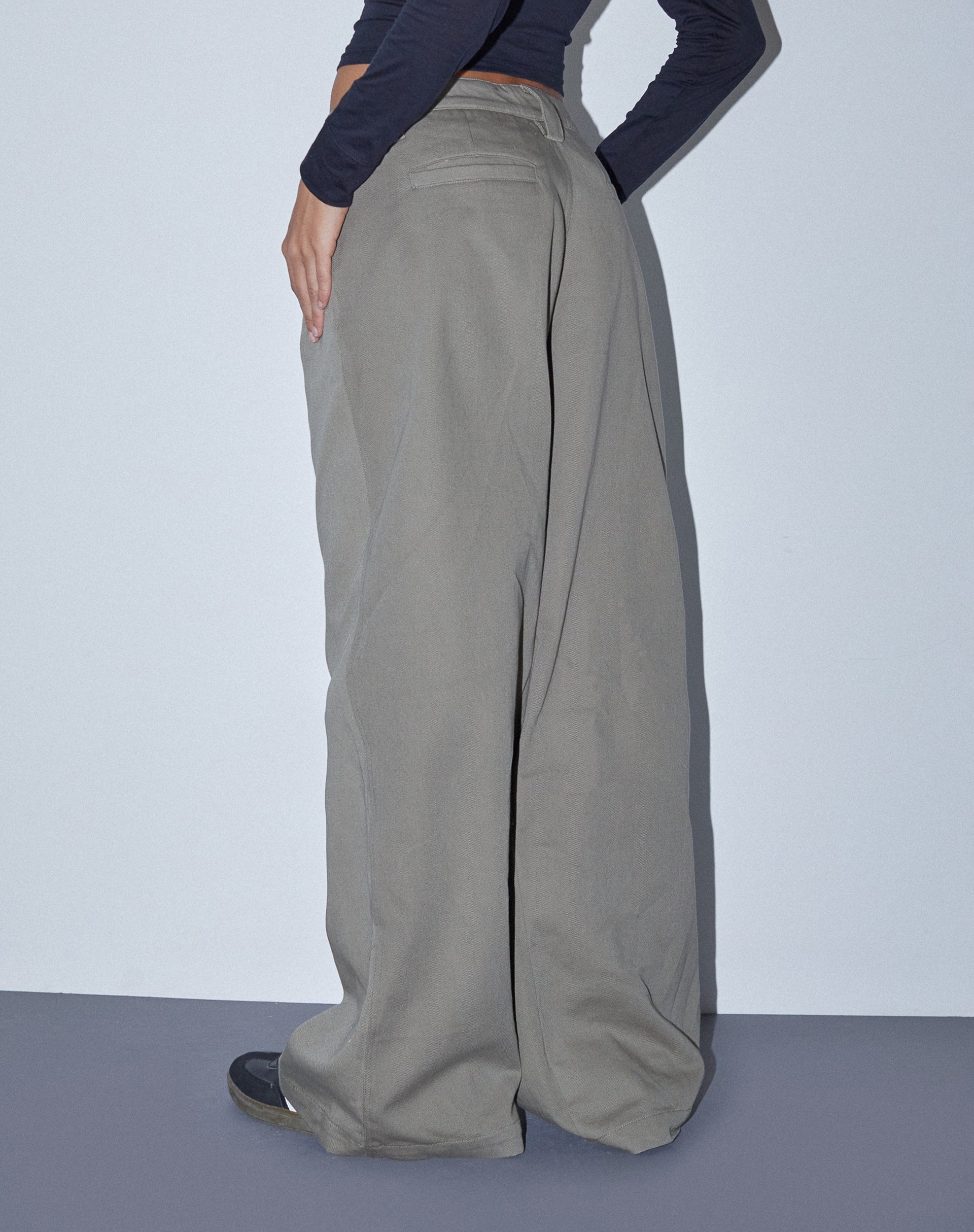 Immagine di Kaomy Pantalone a gamba larga in verde ardesia