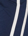 Navy con profili bianchi