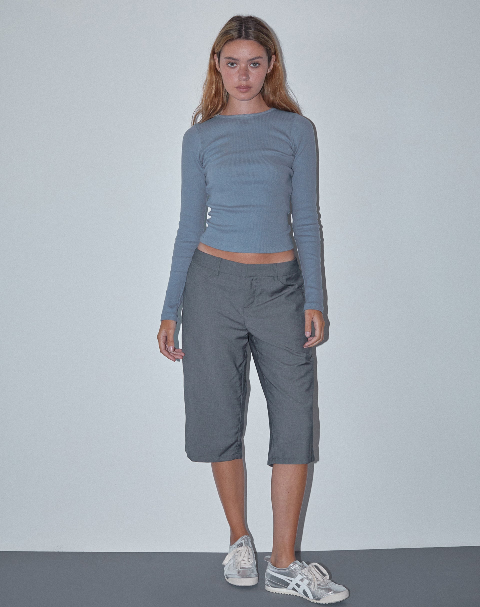 Immagine di Gelbon Open Back Long Sleeve Top in Rib Powder Blue