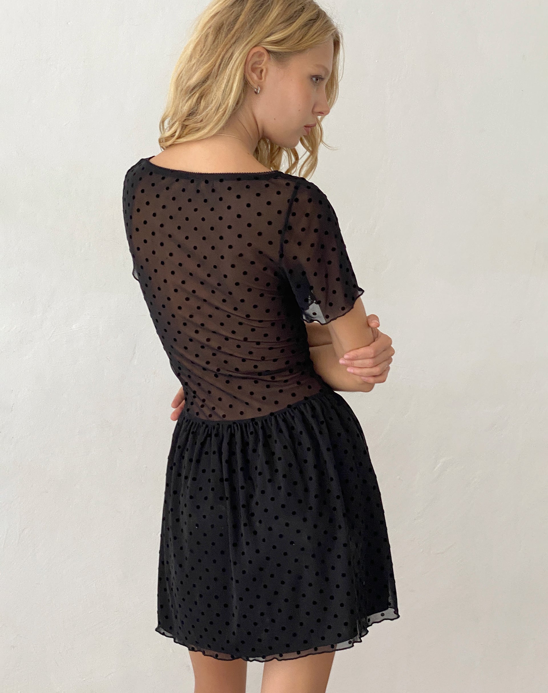 Immagine di Geni Mini Dress in Polka Nero Flock