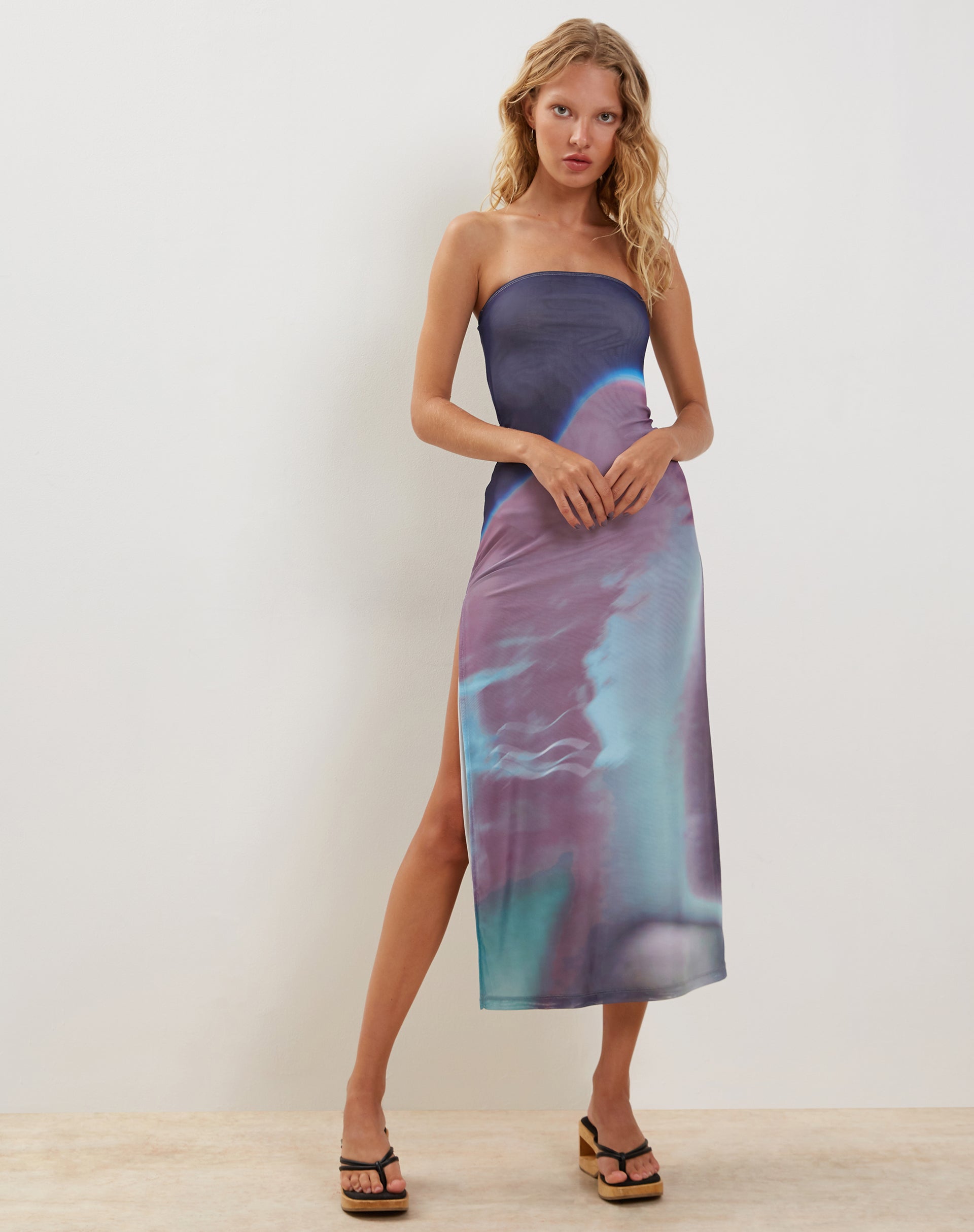 immagine di Givanda Maxi Dress a fascia con stampa Digi Gradient Rosa