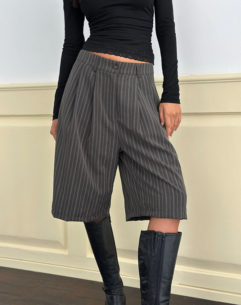 Immagine di Asha Short in gessato Charcoal