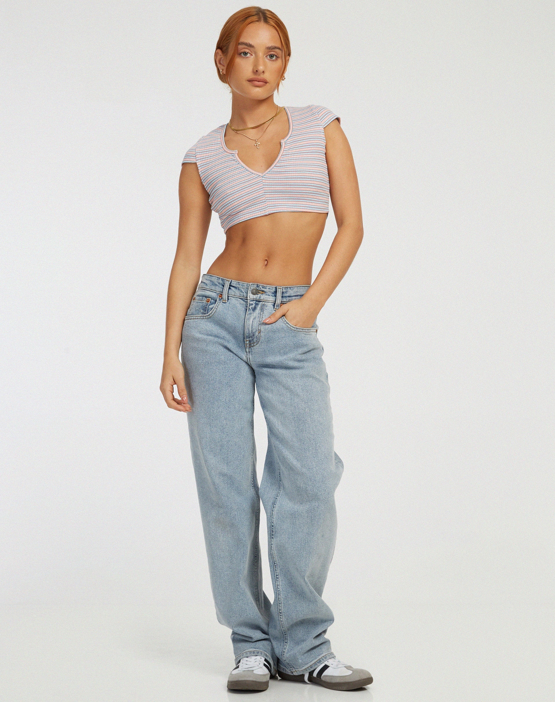 immagine di Guanna Crop Top a righe blu e pesca