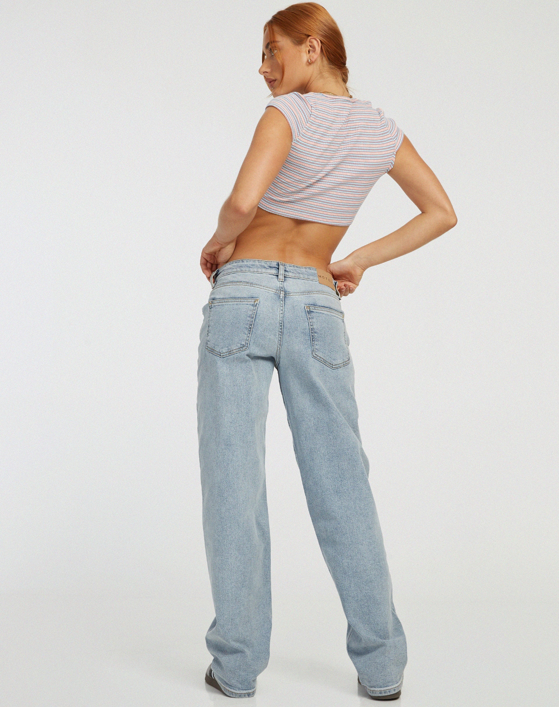 immagine di Guanna Crop Top a righe blu e pesca