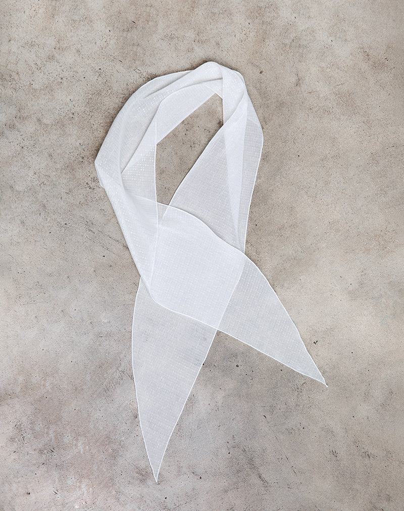 Immagine del cerchietto in chiffon testurizzato bianco