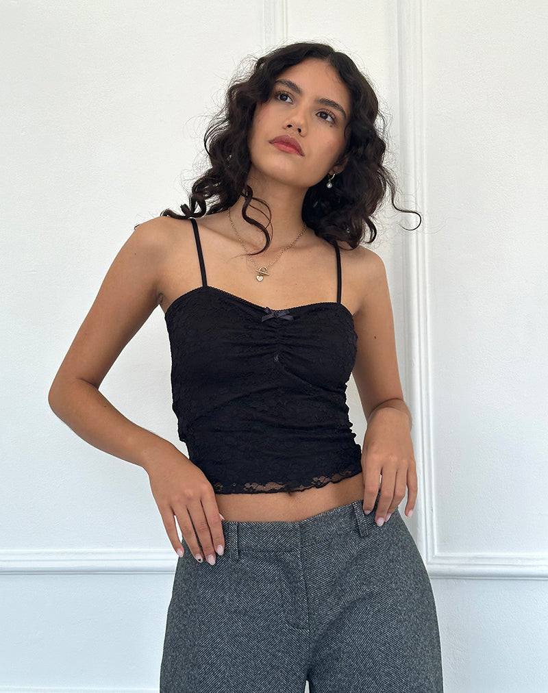 Immagine di Hali Lace Cami Top in pizzo nero orchidea