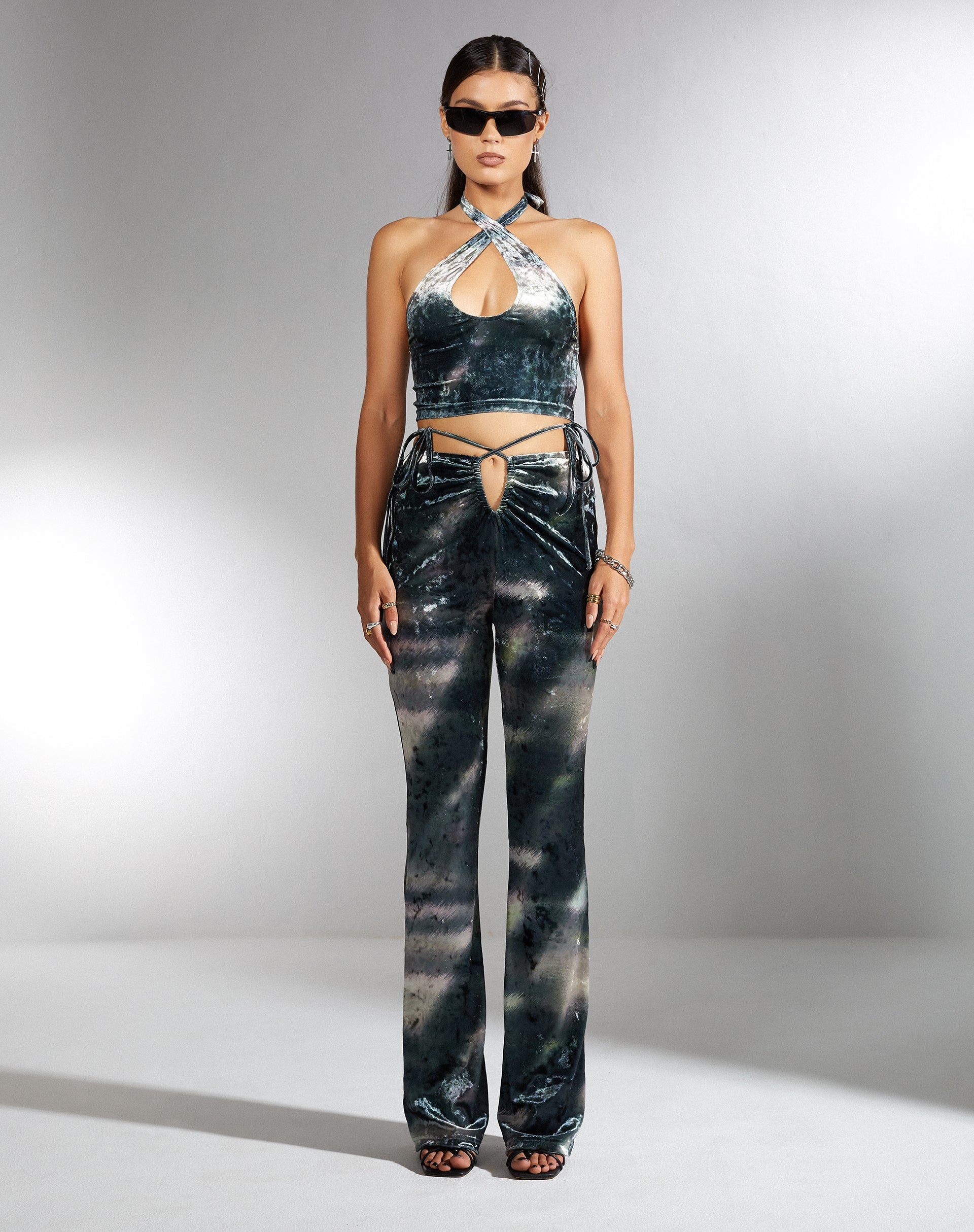 Immagine di MOTEL X IRIS Halima Crop Top in Camo astratto