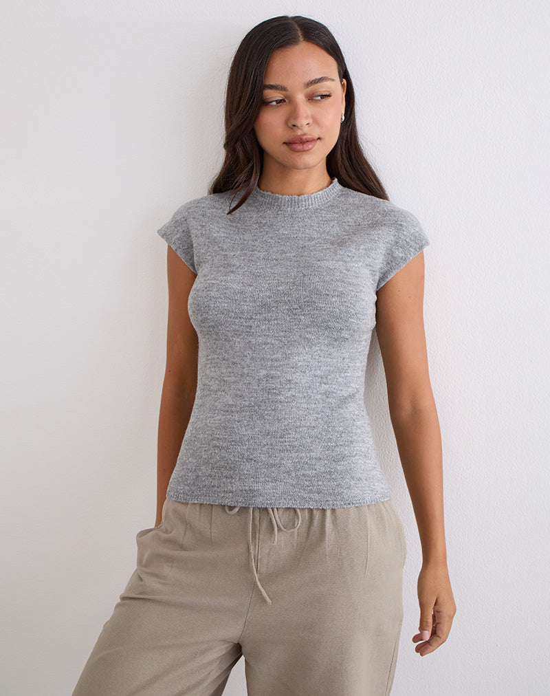Top Hanuva in maglia grigia