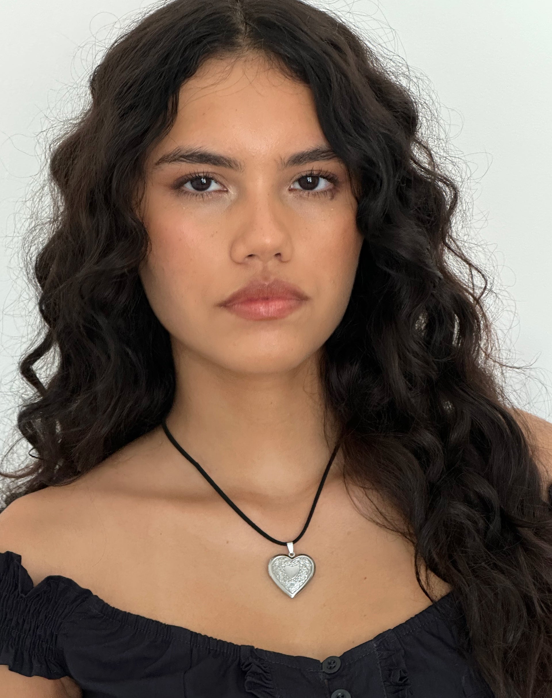Immagine della collana Harley Cord Heart Locket di Gemini Jewels