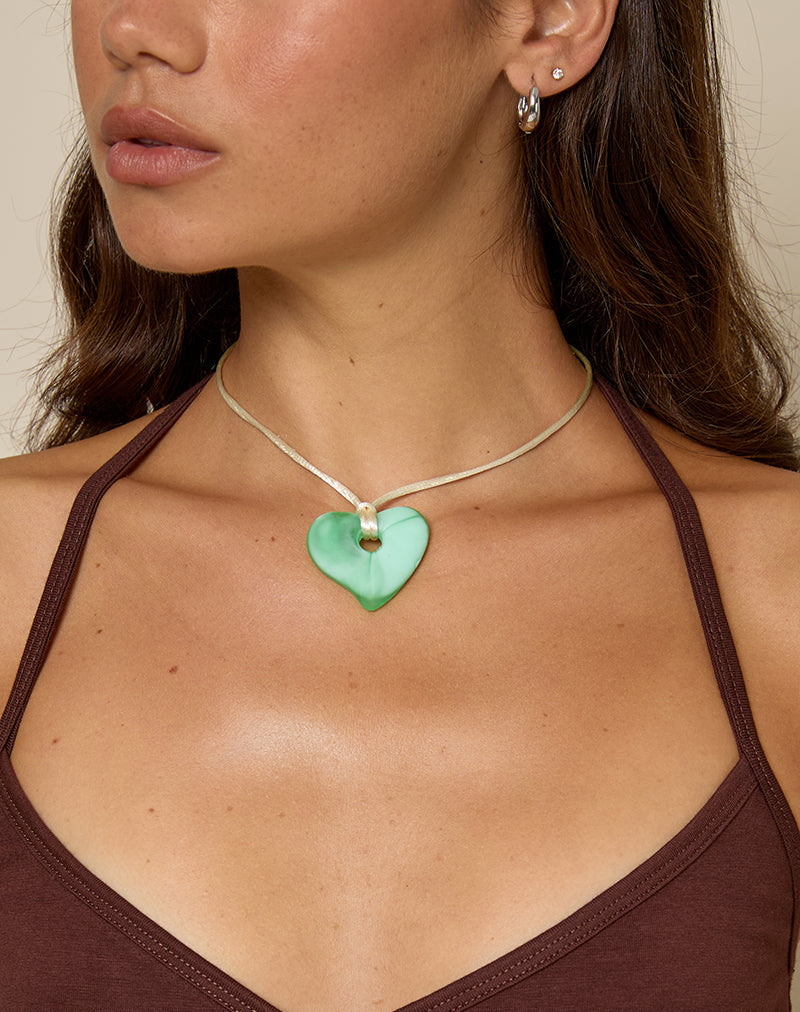 Immagine della collana Cuore in resina verde