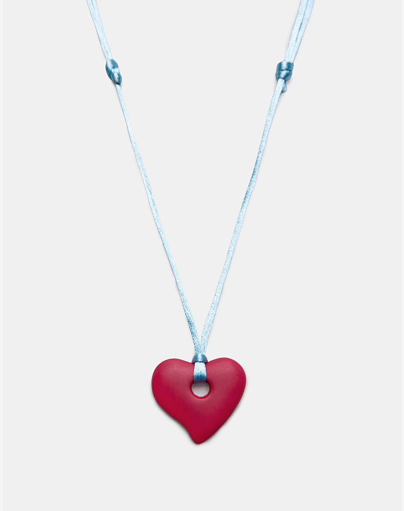 Immagine della collana di cuori in resina rossa