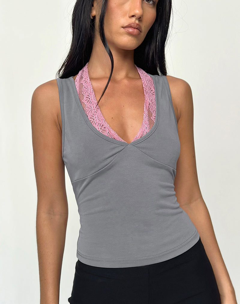 Top Helma con collo alto in grigio con pizzo rosa
