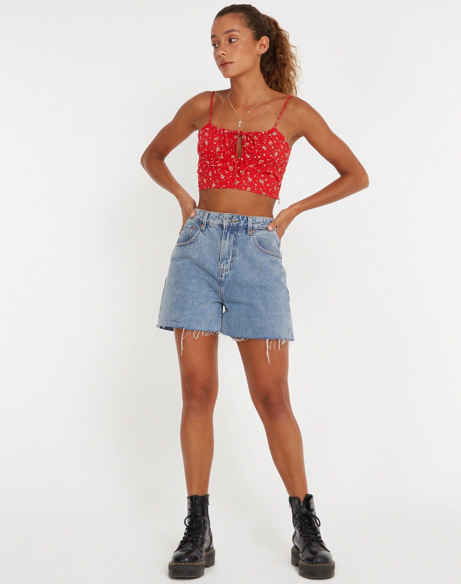 immagine di Hema Crop Top in Paisley Fun Red