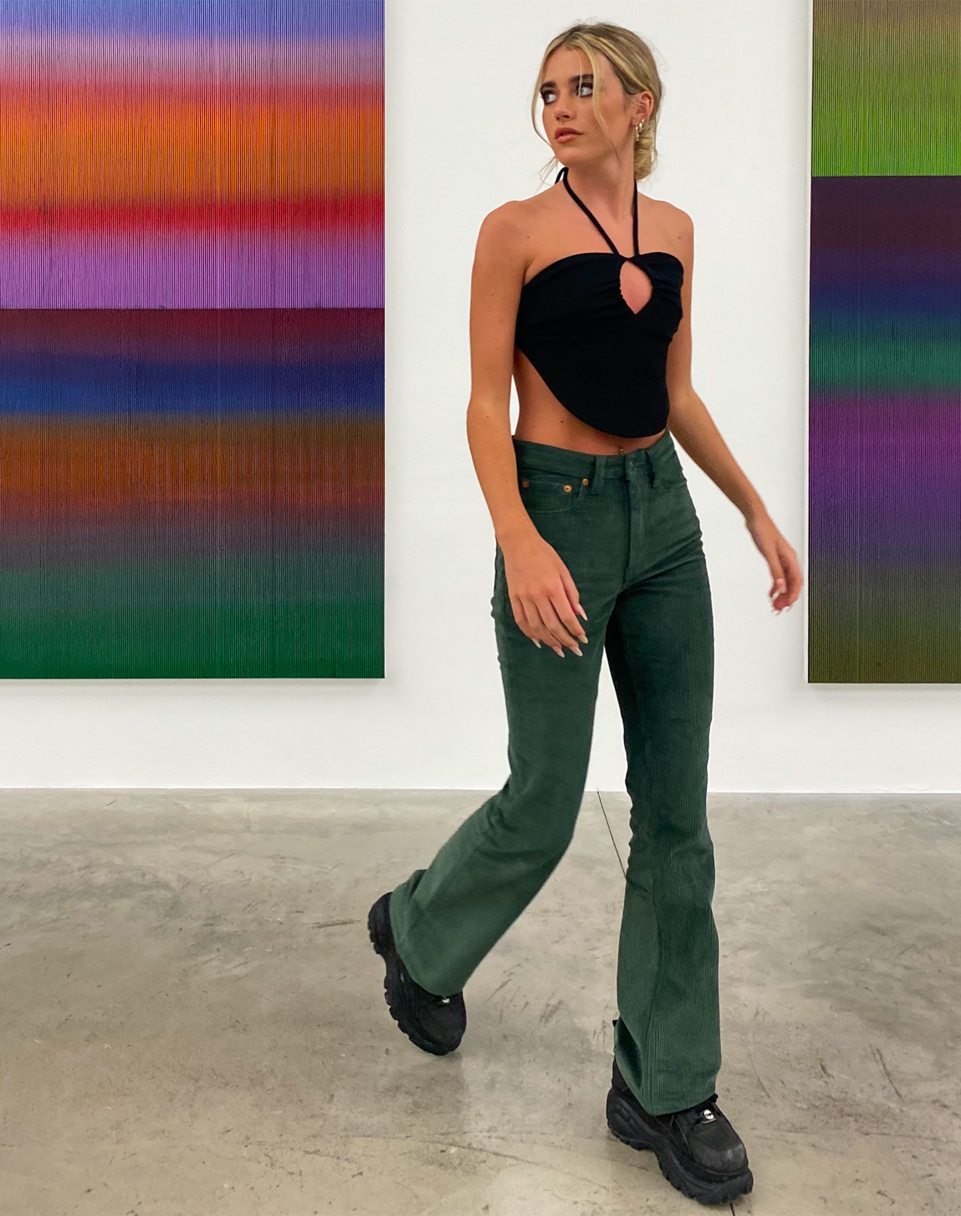 Immagine di MOTEL X OLIVIA NEILL Jeans Bootleg in verde corda