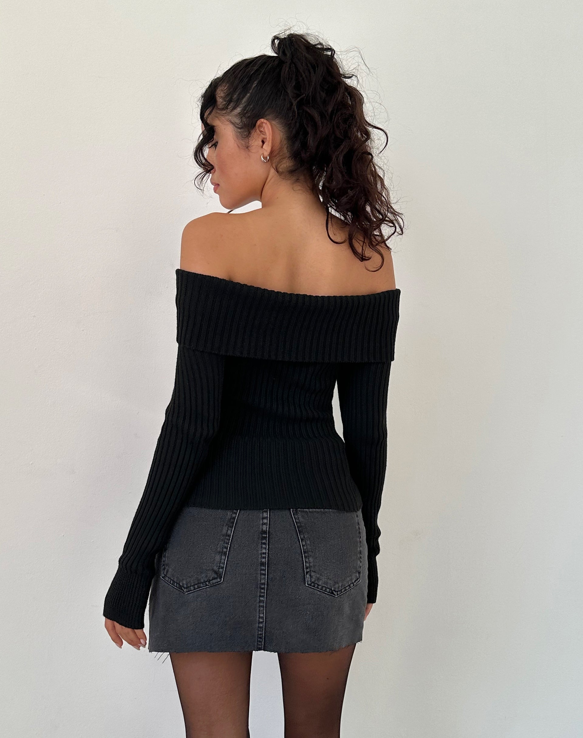 Immagine di Circe - Top in maglia con maniche lunghe e senza spalle - Nero