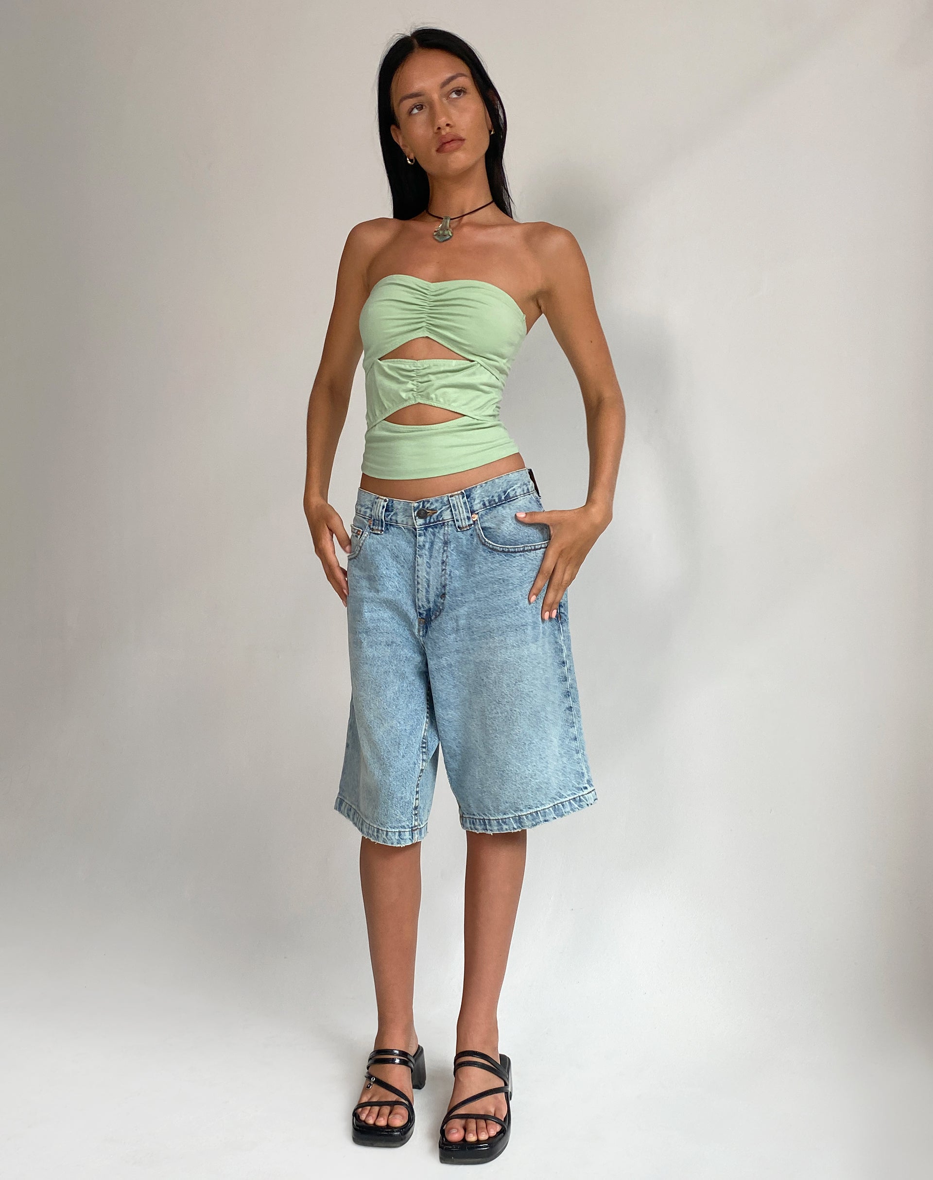 Immagine di Dayu Crop Top a fascia in salvia argento