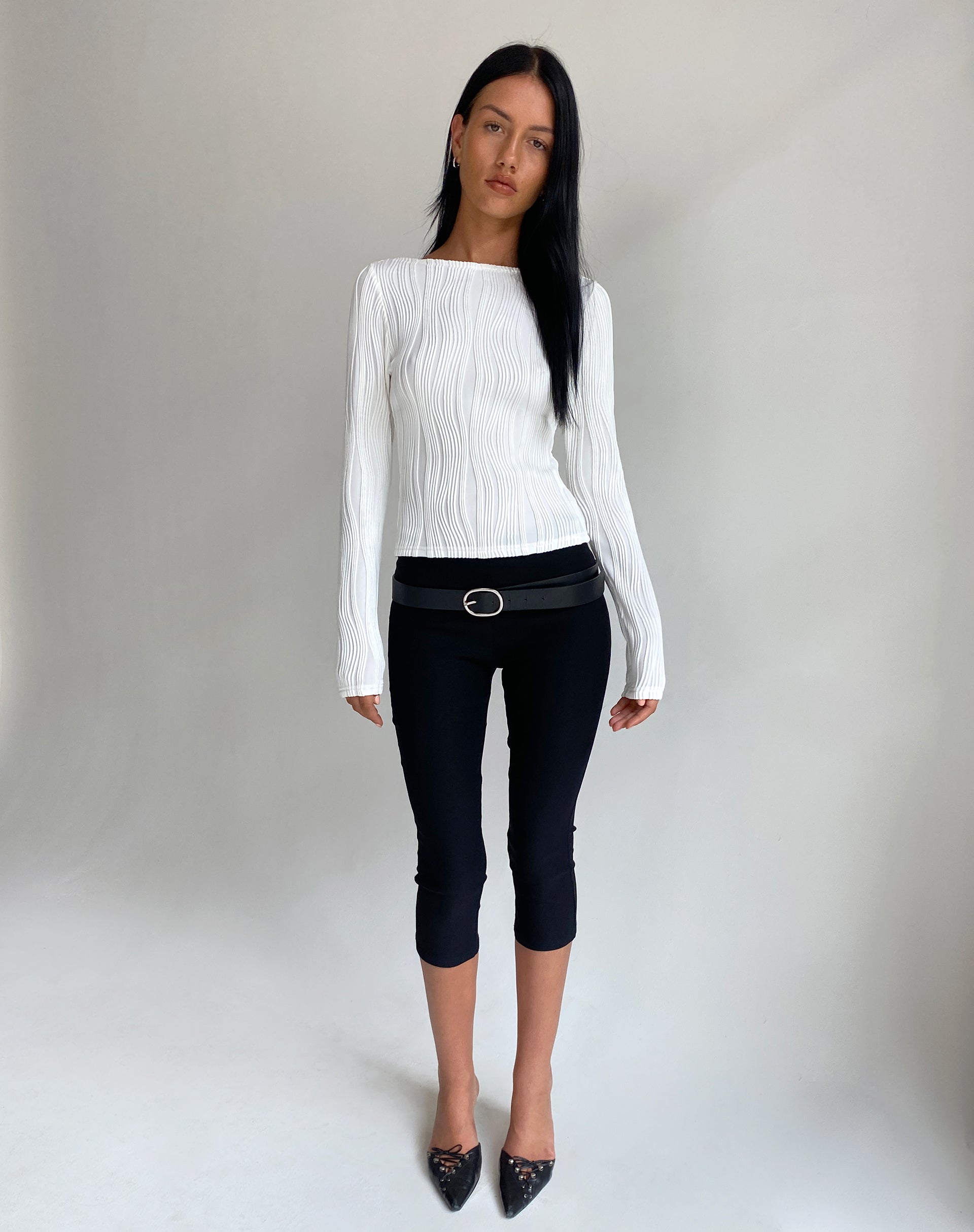 Immagine di Amabon Crop Top a manica lunga in bianco stropicciato