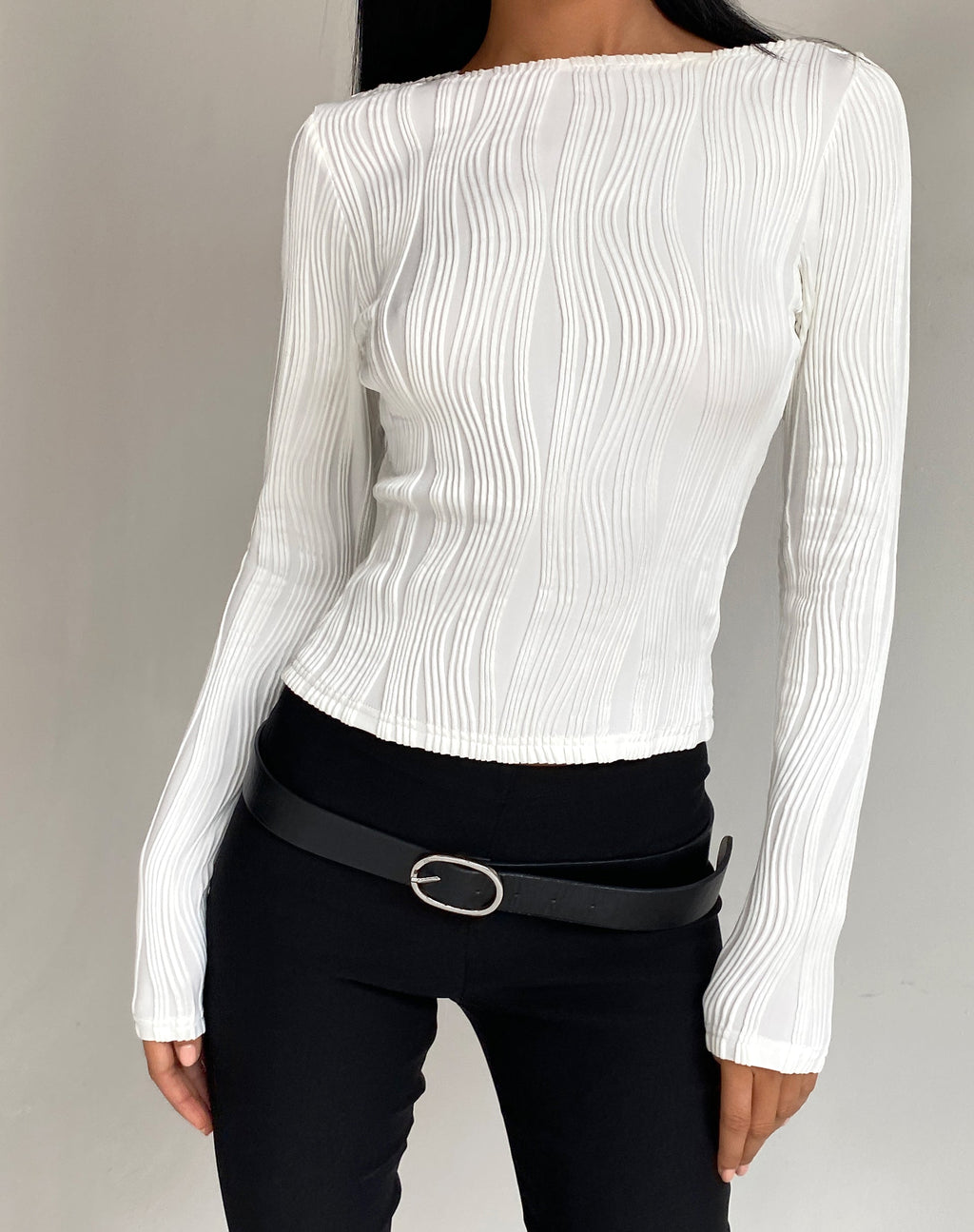 Amabon - Crop Top a manica lunga in bianco stropicciato