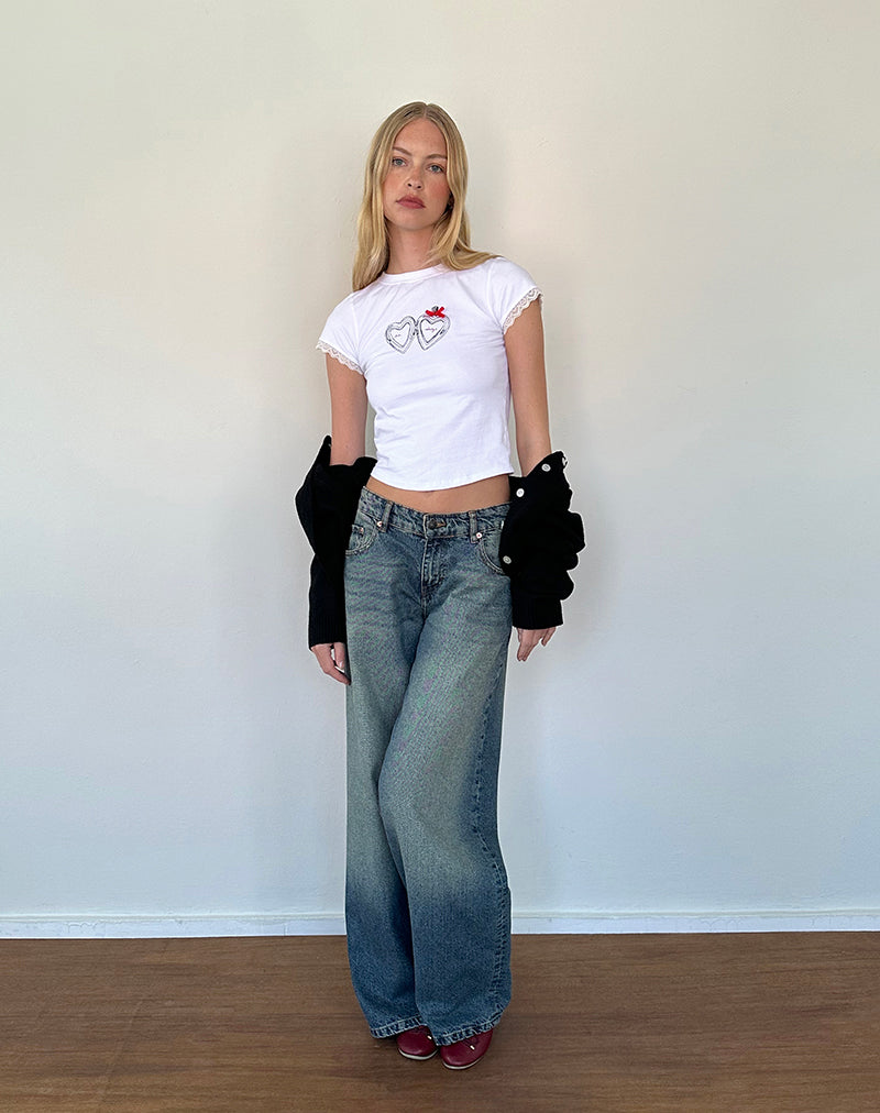 Immagine della t-shirt Izzy con motivo Me Always in bianco con fiocco
