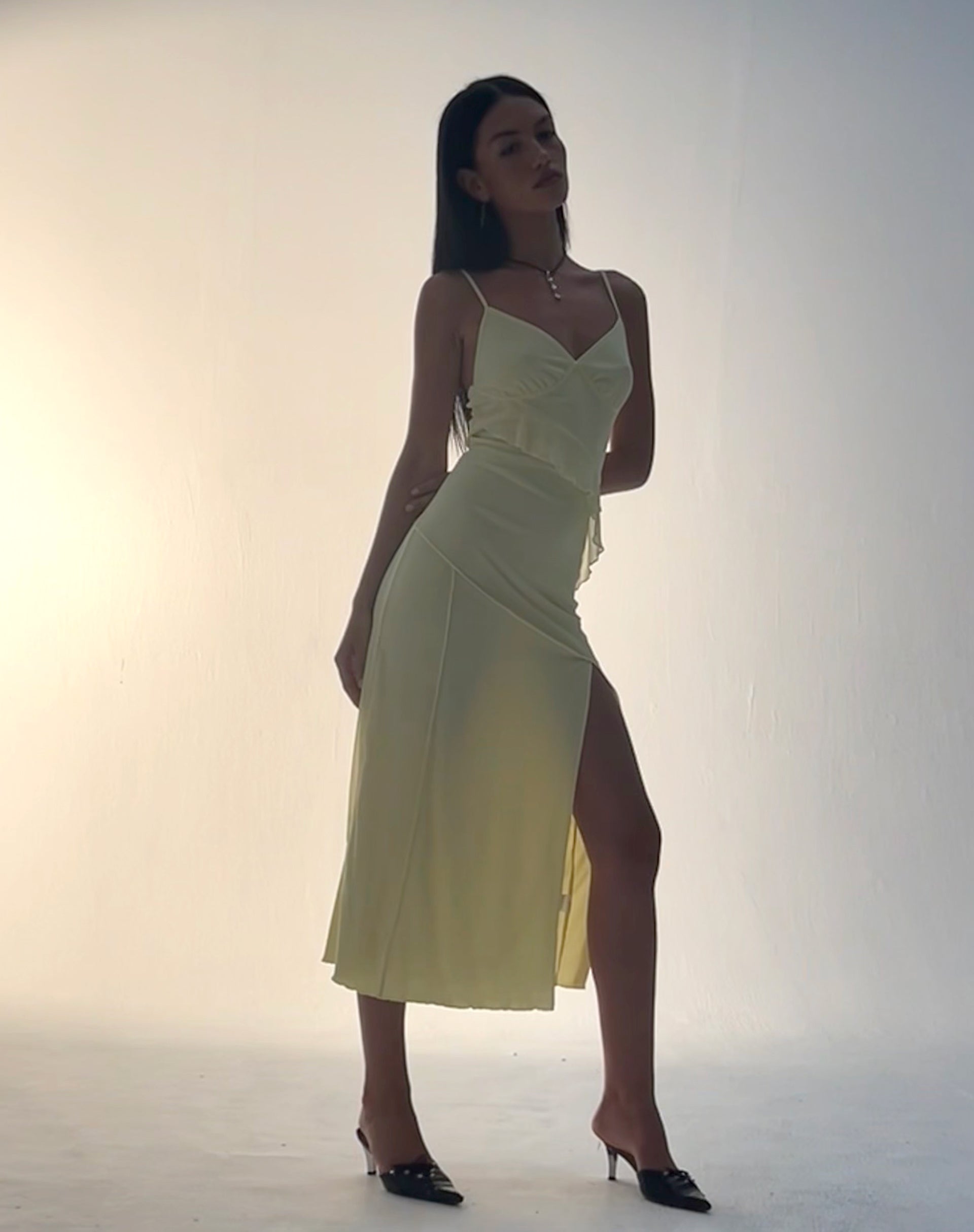 Immagine di Jacy Ruffle Midi Dress in Mesh Lemon