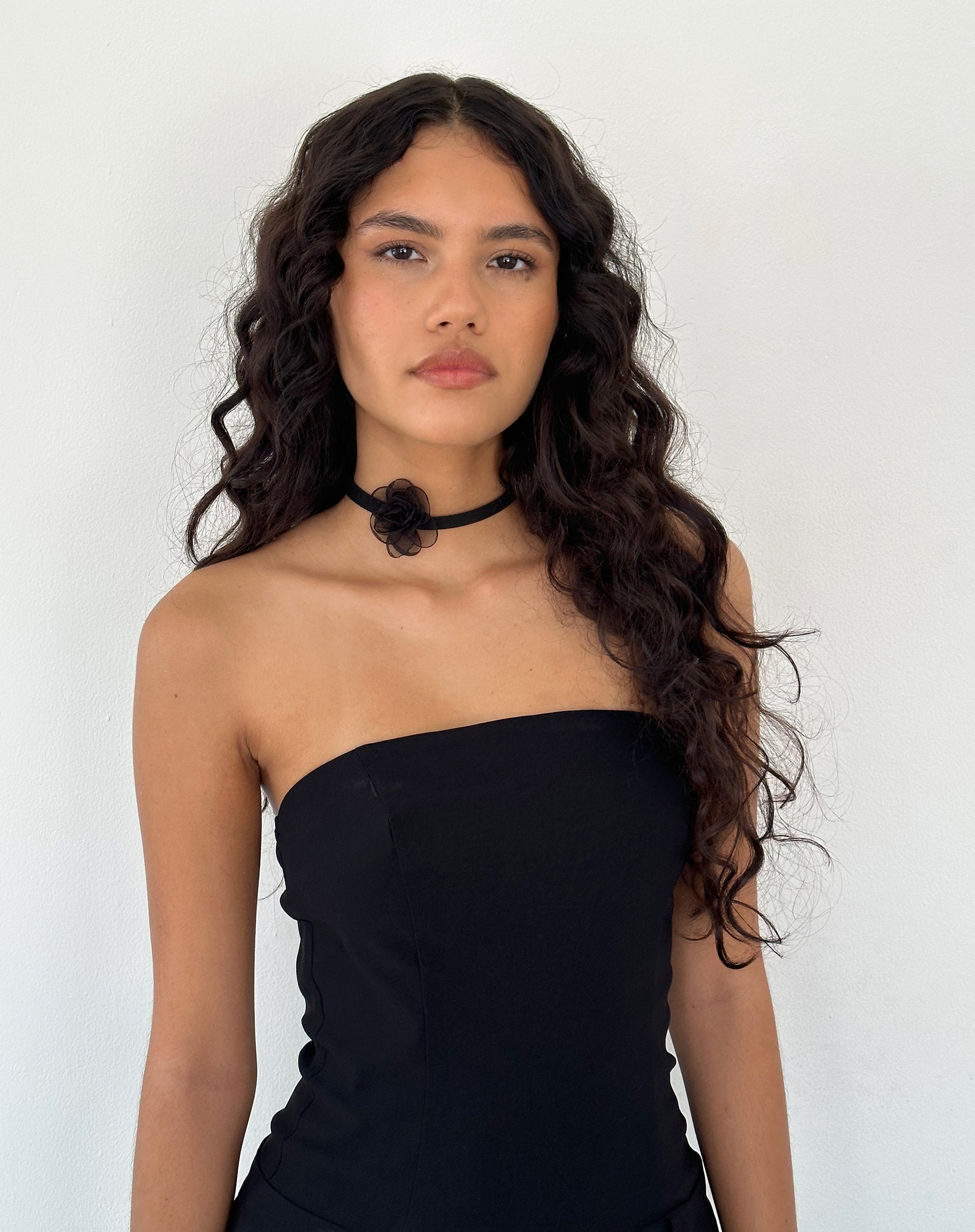 Immagine della collana girocollo Jada Black Rose di Gemini Jewels