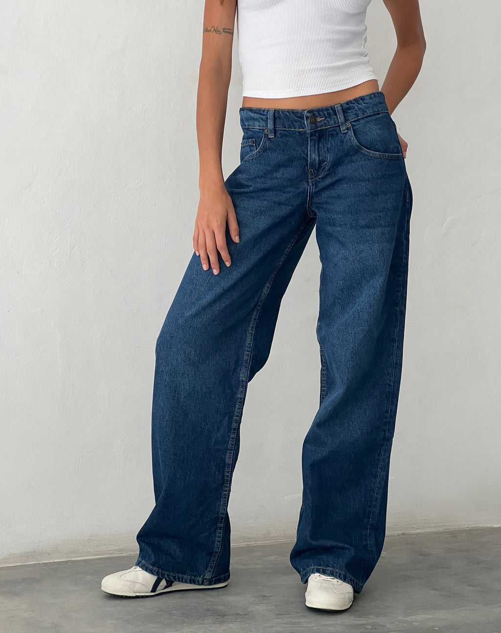 Jeans paralleli a vita bassa in blu medio Usato