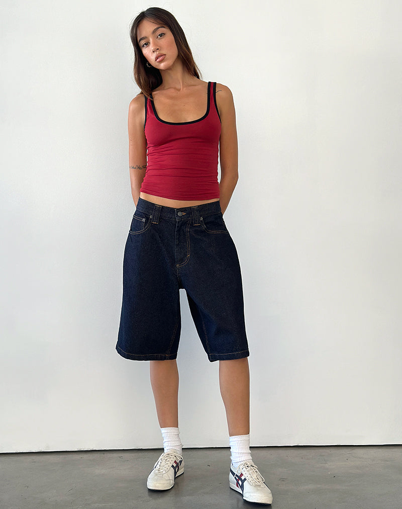 Top Jastiya in rosso adrenalinico con rilegatura nera