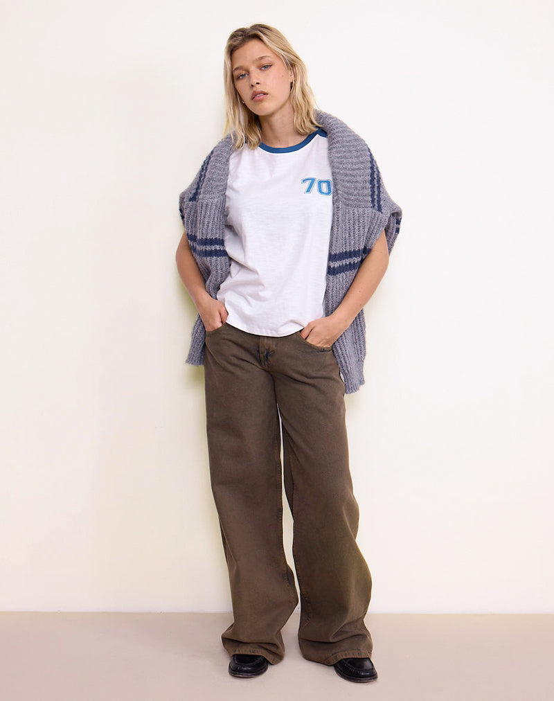 Immagine di Jihan Top in bianco sporco con rilegatura in blu mediterraneo