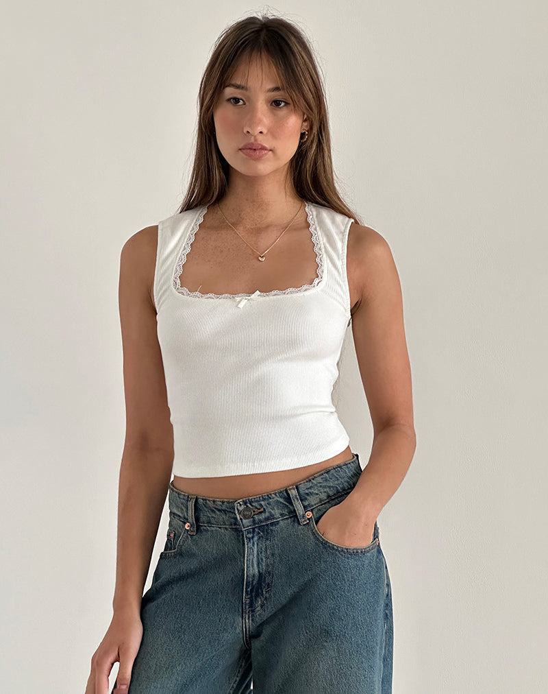 Top Jinila in bianco sporco con fiocco e pizzo