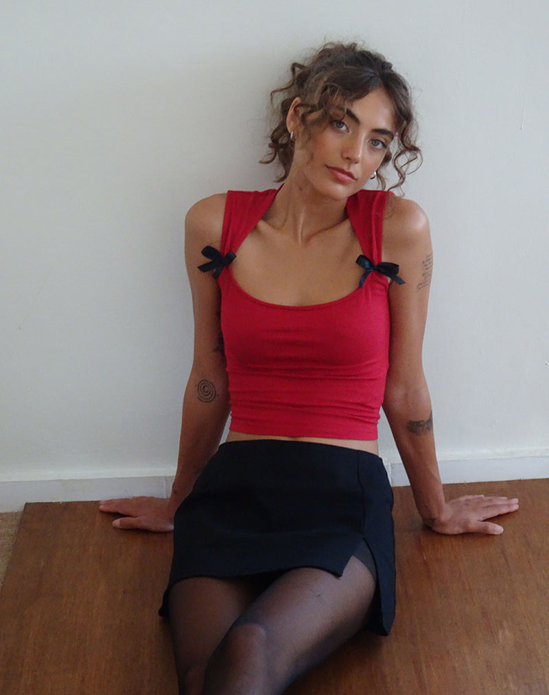 Immagine di Jiniso Crop Top in rosso adrenalinico con fiocchi neri