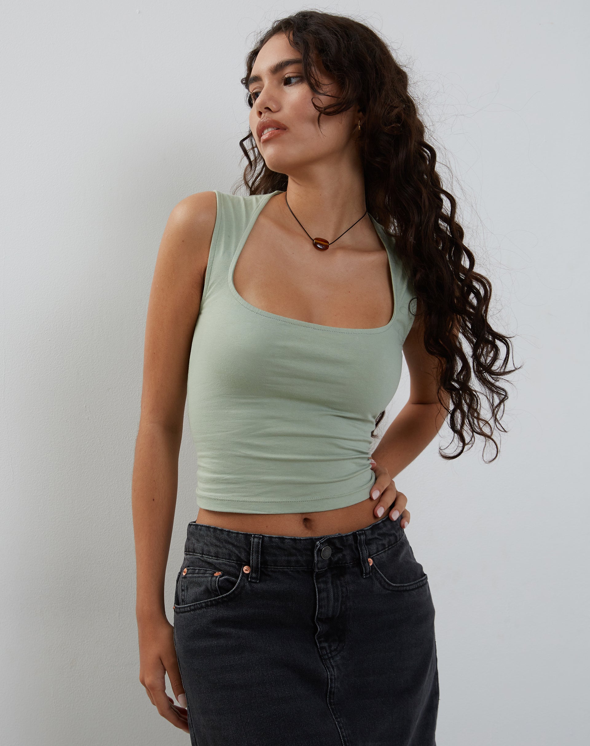 Immagine di Jinsu Crop Top in Desert Sage