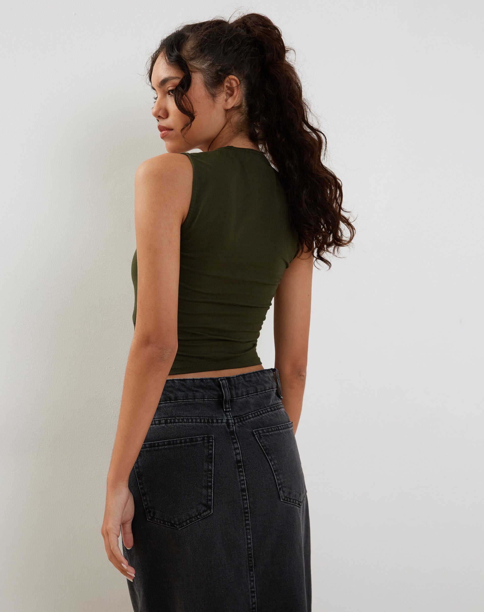 Immagine di Jinsu Crop Top in lycra oliva