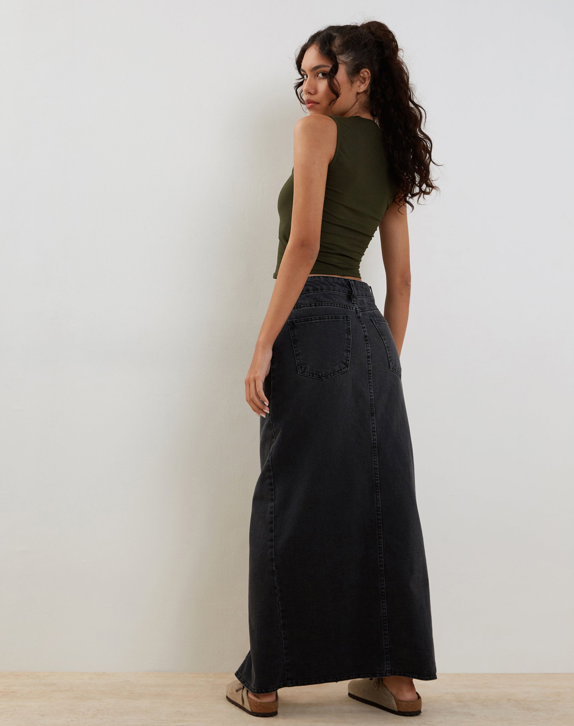 Immagine di Jinsu Crop Top in lycra oliva