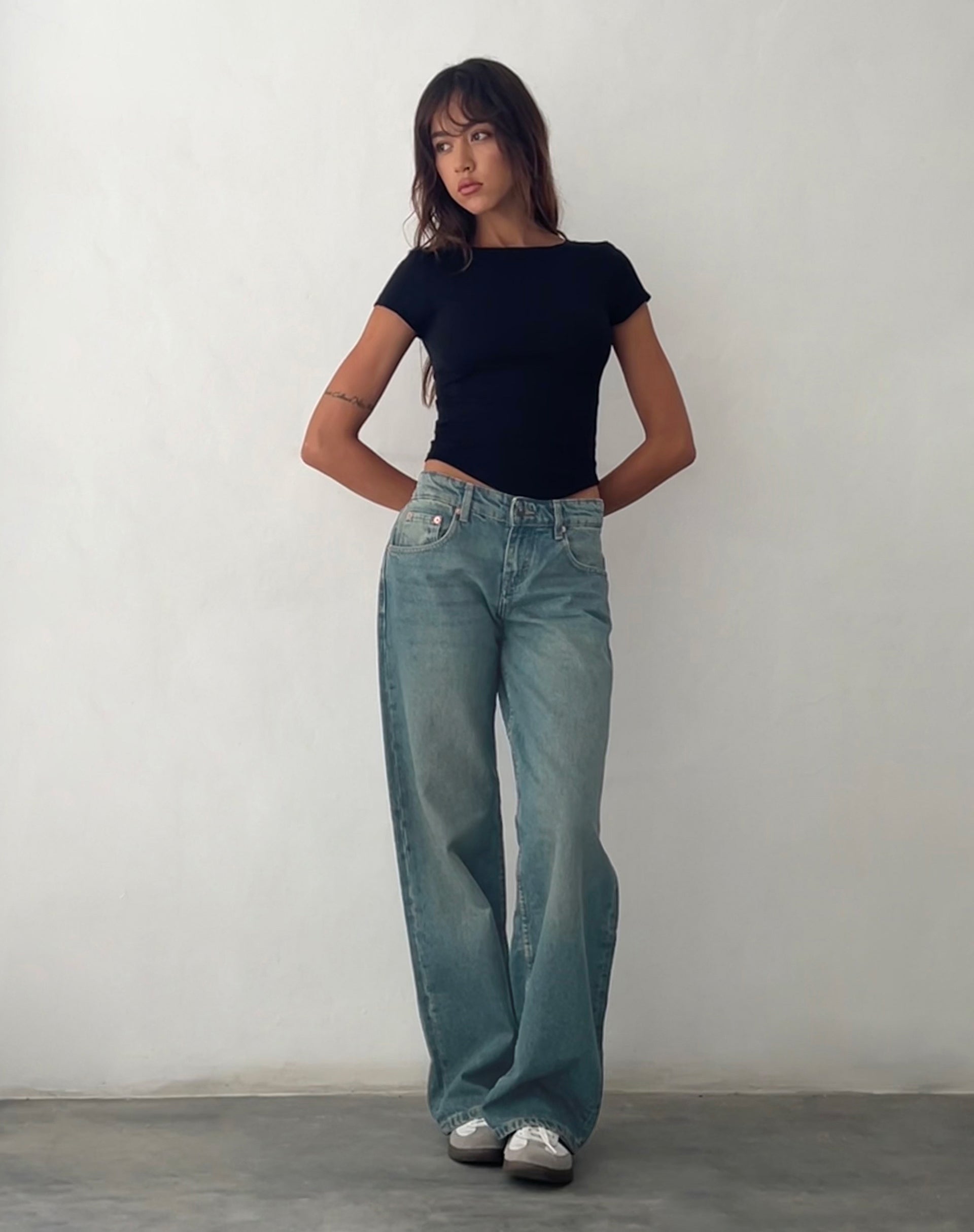 immagine di Jeans paralleli a vita bassa in blu vintage verde