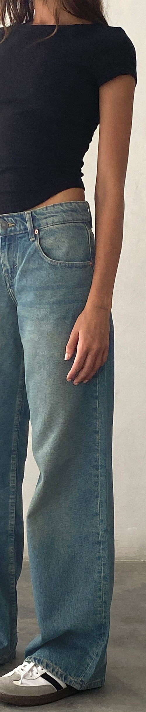 immagine di Jeans paralleli a vita bassa in blu vintage verde