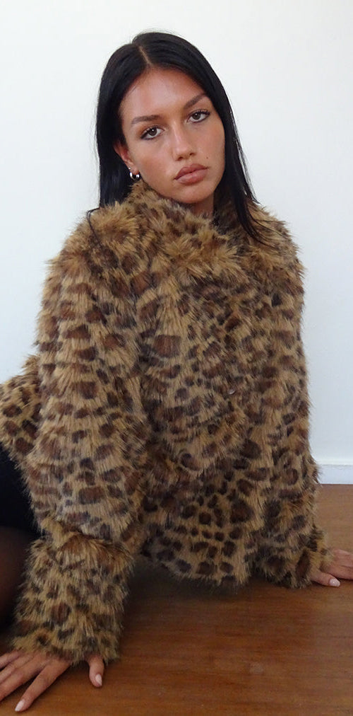 Immagine di Joji Crop Faux Fur Jacket in Brown Leopard