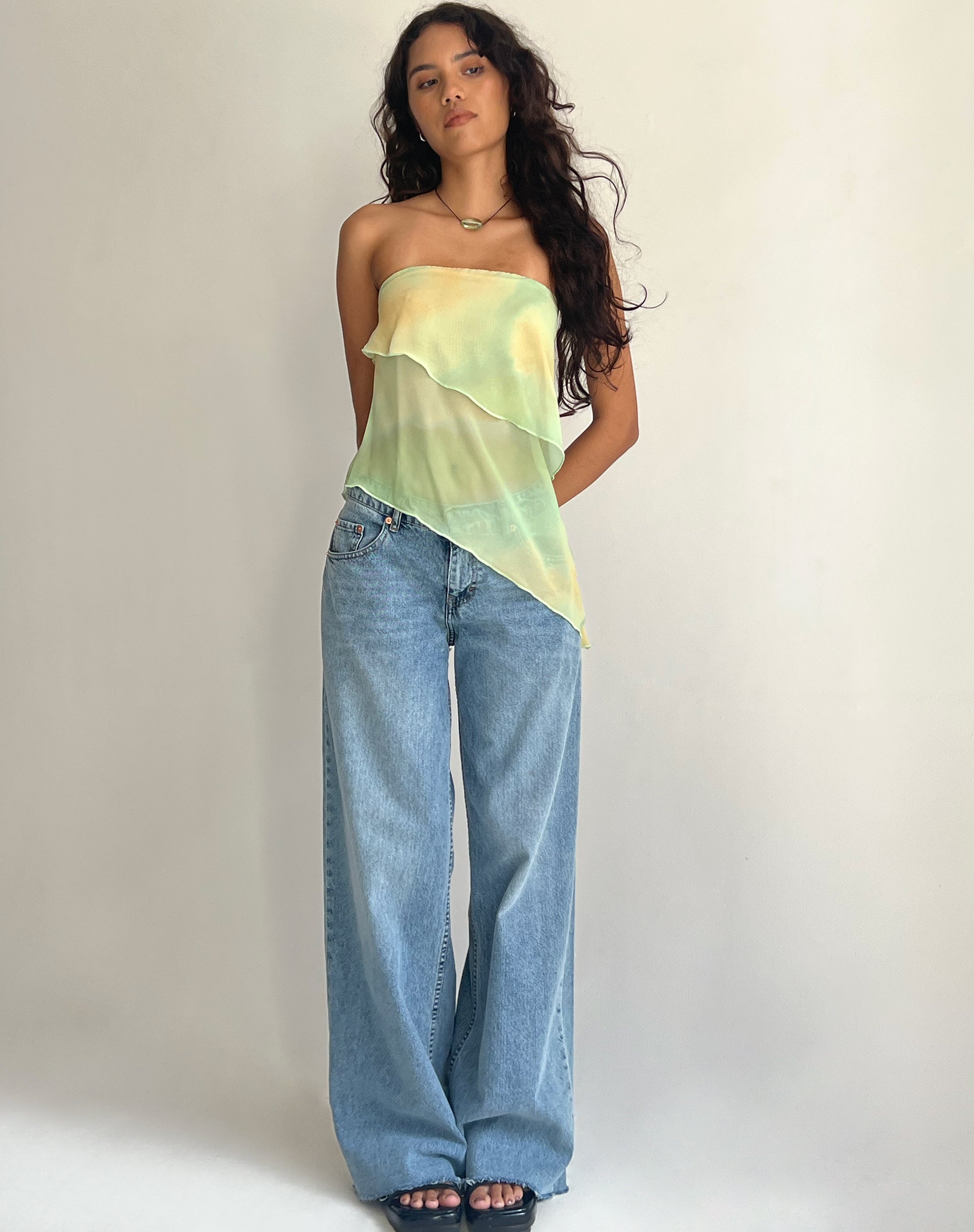 Immagine di Joyce Longline Waterfall Tube Top in giallo Watercolour