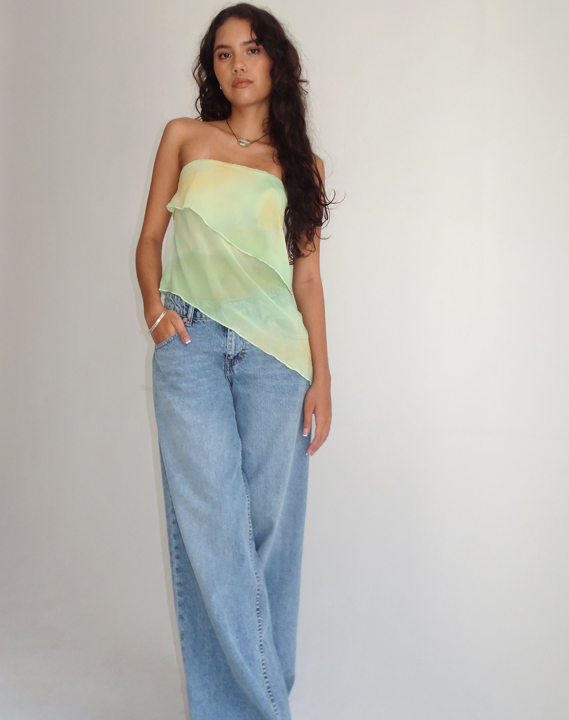 Immagine di Joyce Longline Waterfall Tube Top in giallo Watercolour
