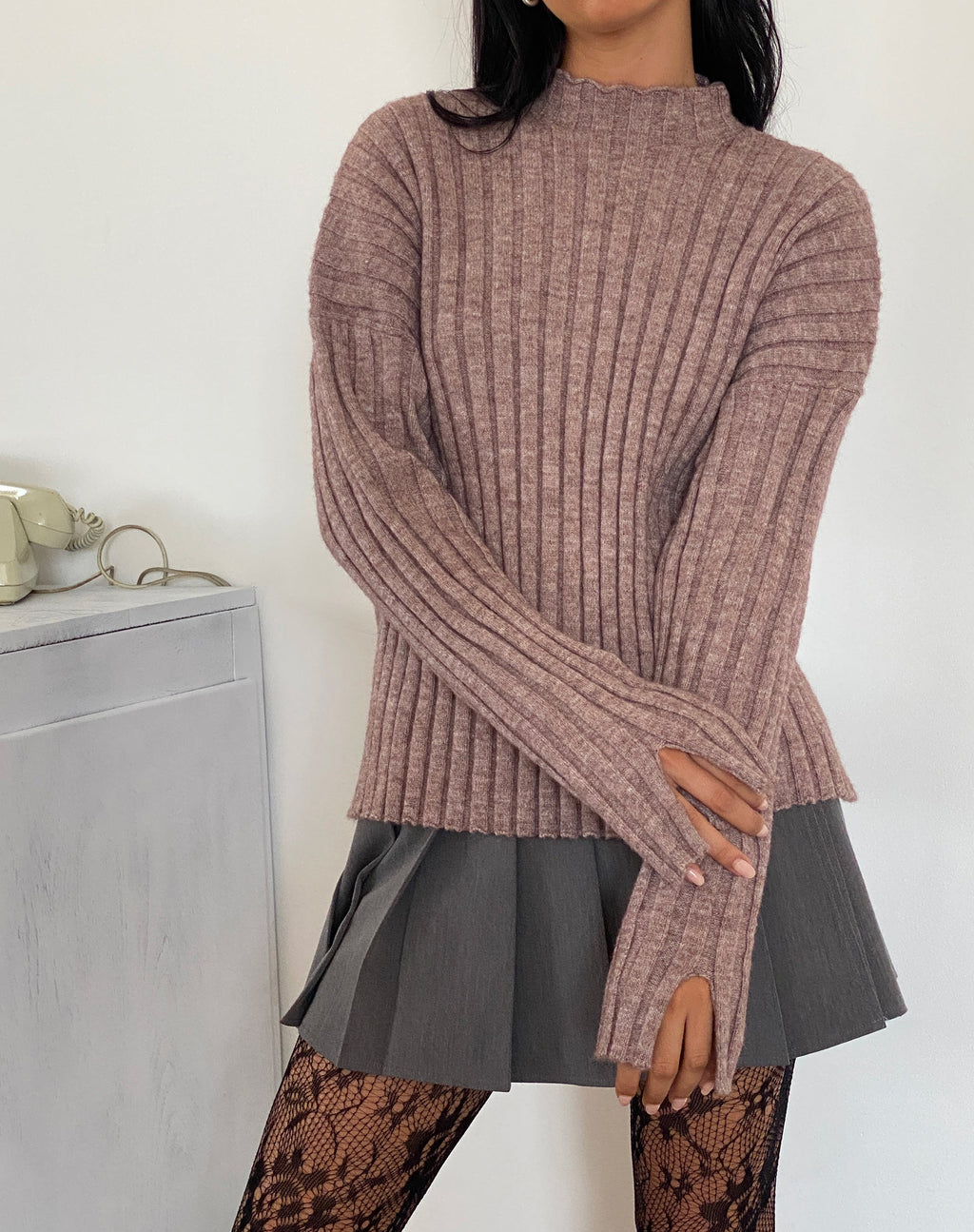 Judah - Maglia a coste oversize di colore taupe