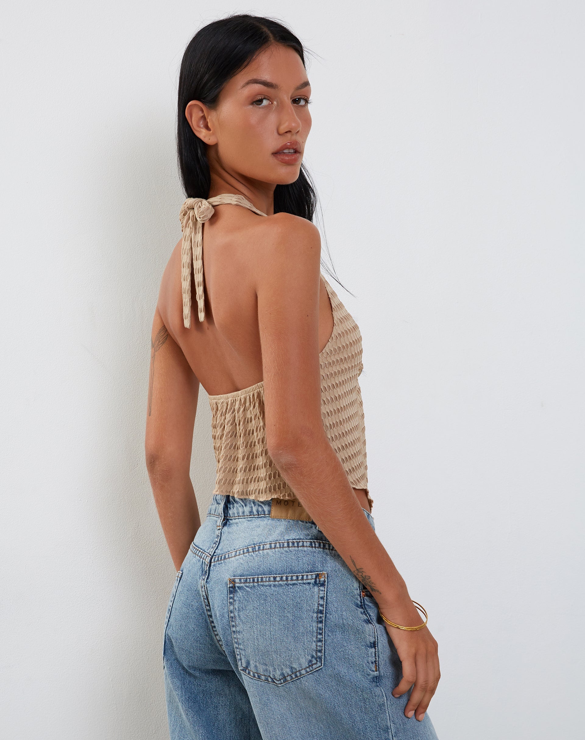 Immagine di Kacie Waffle Knit Halterneck Butterfly Top in Oat
