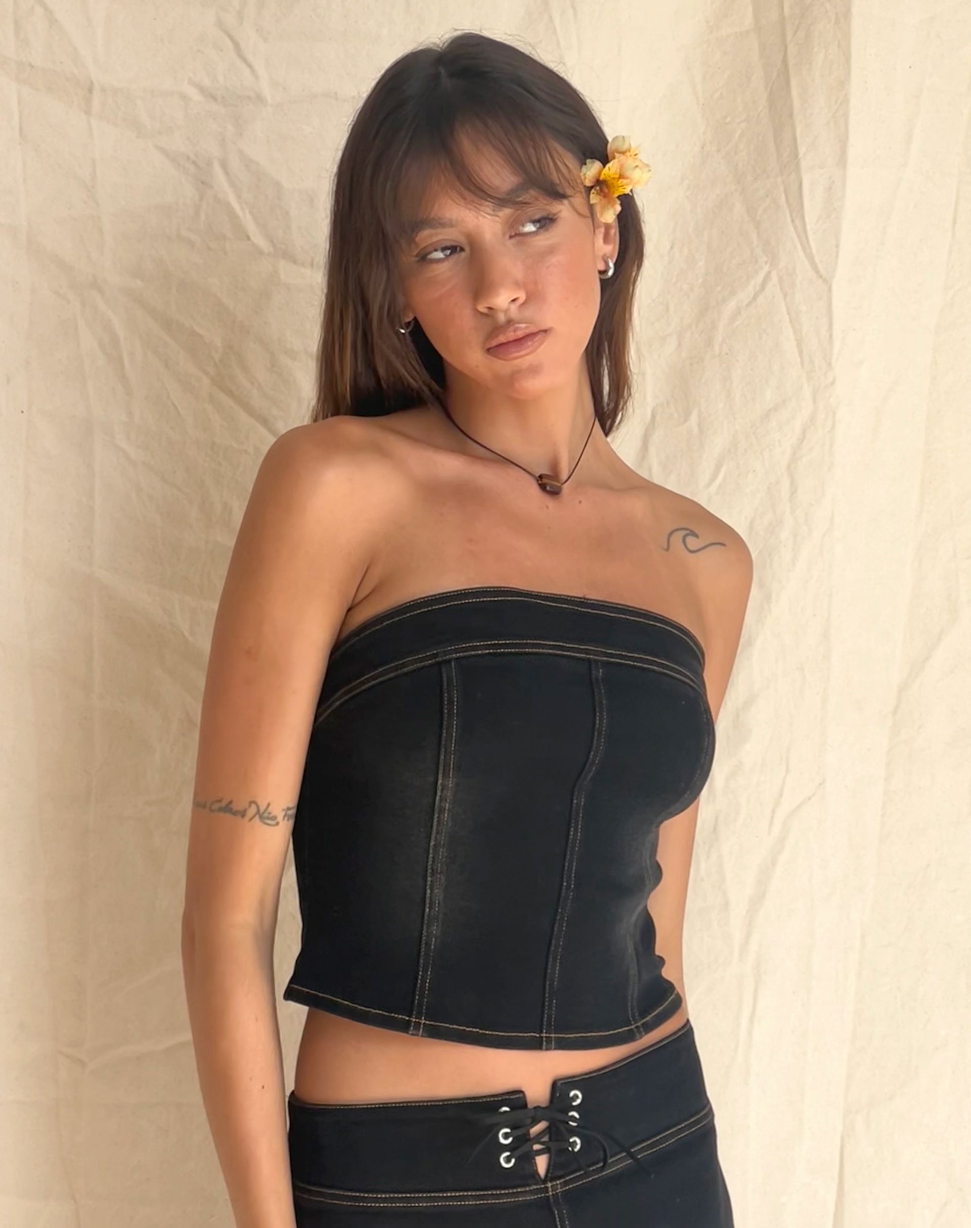 Immagine di Kaiha Denim Bandeau Corset Top in Black Wash
